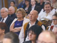 24  24. Od lewej: wójt Gminy Poronin mgr Bronisław Stoch z żoną Joanną, b. wieloletni zastępca naczelnika TOPR Adam Marasek, Tadeusz Dzierżęga z Chicago, dr Anna Mlekodaj, Krzysztof Trebunia-Tutka.