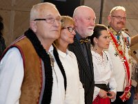 25  25. Od lewej: Honorowy Członek ZP Józef Staszel, redaktor naczelny czasopisma „Prestiż” Liana Pondel, Mistrz Superior BKS Jan Pondel, dyrektor Biura Współpracy Międzynarodowej Instytutu Tradycji Rzeczypospolitej i Samorządu Terytorialnego Anna Kiryluk, dyrektor generalny Instytutu Tradycji Rzeczypospolitej Gniewomir Rokosz Kuczyński.