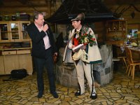 44  44. Świat lekarski na posiadach. Od lewej: dr med. Jacek Tętnowski, dr med. Bronisław Orawiec.